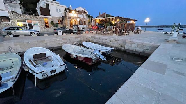 Allogio Maslenica, Jasenice, 72m2