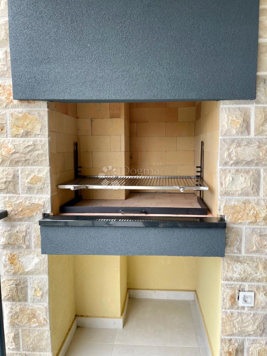 Allogio Maslenica, Jasenice, 72m2