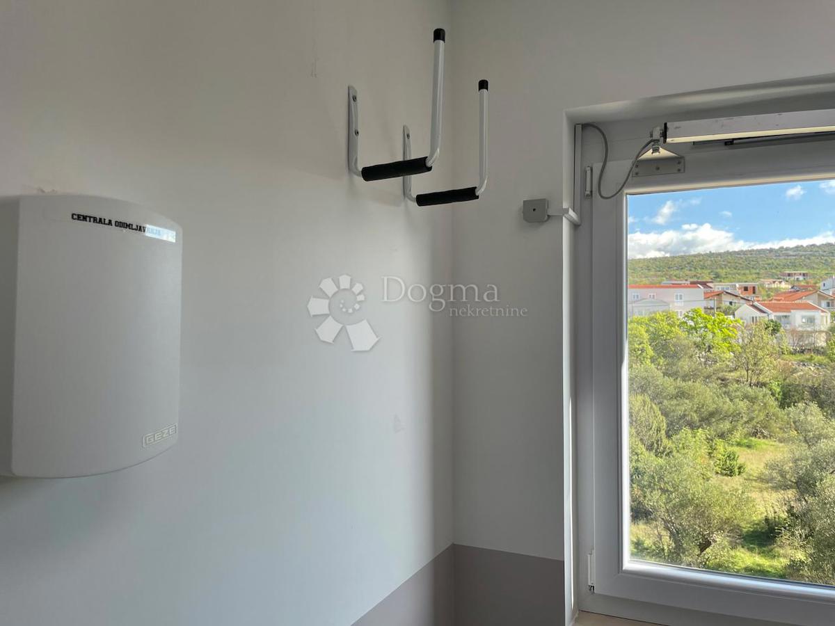 Allogio Maslenica, Jasenice, 72m2