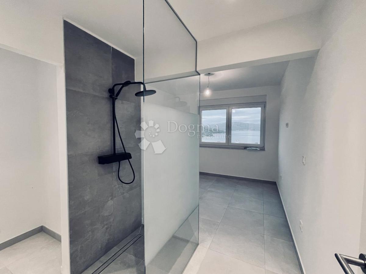 Allogio Maslenica, Jasenice, 72m2