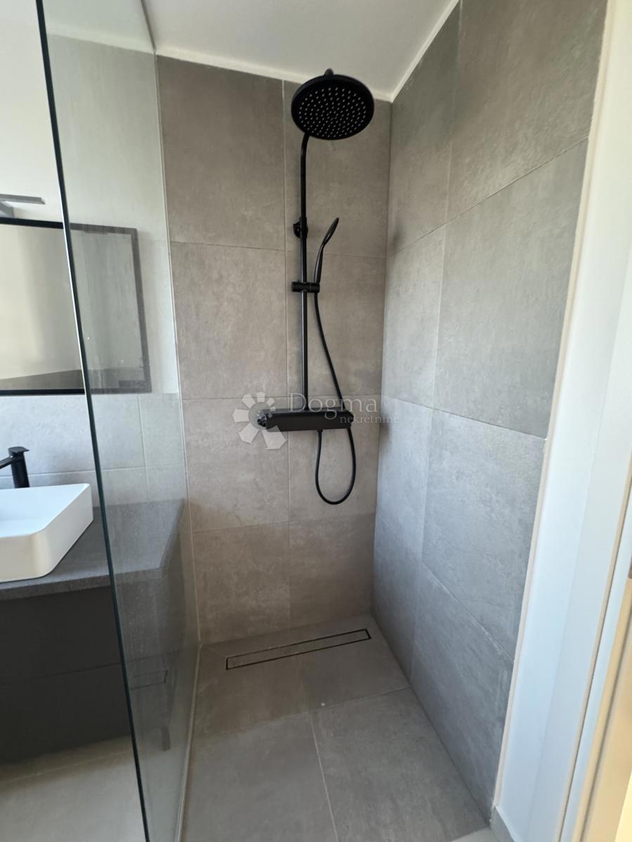 Allogio Maslenica, Jasenice, 72m2