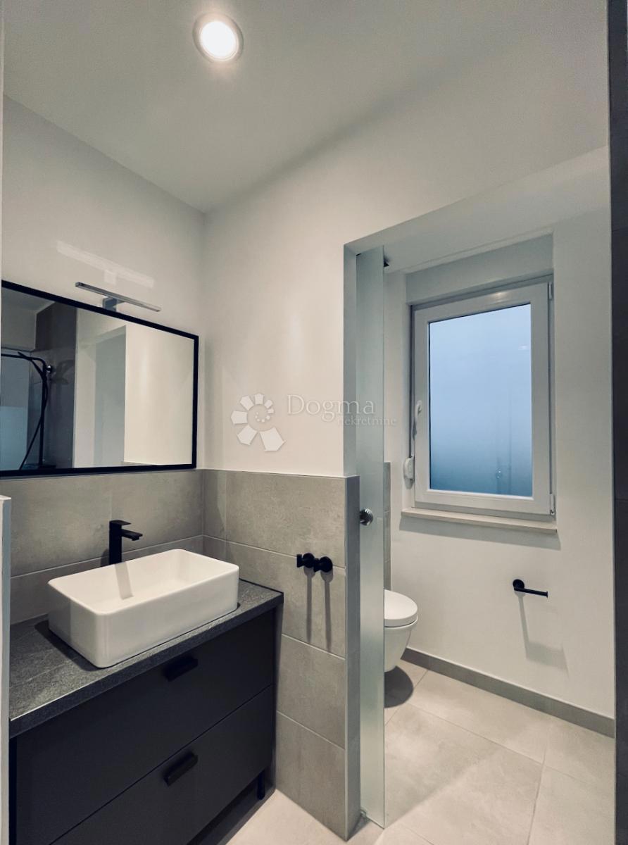 Allogio Maslenica, Jasenice, 72m2