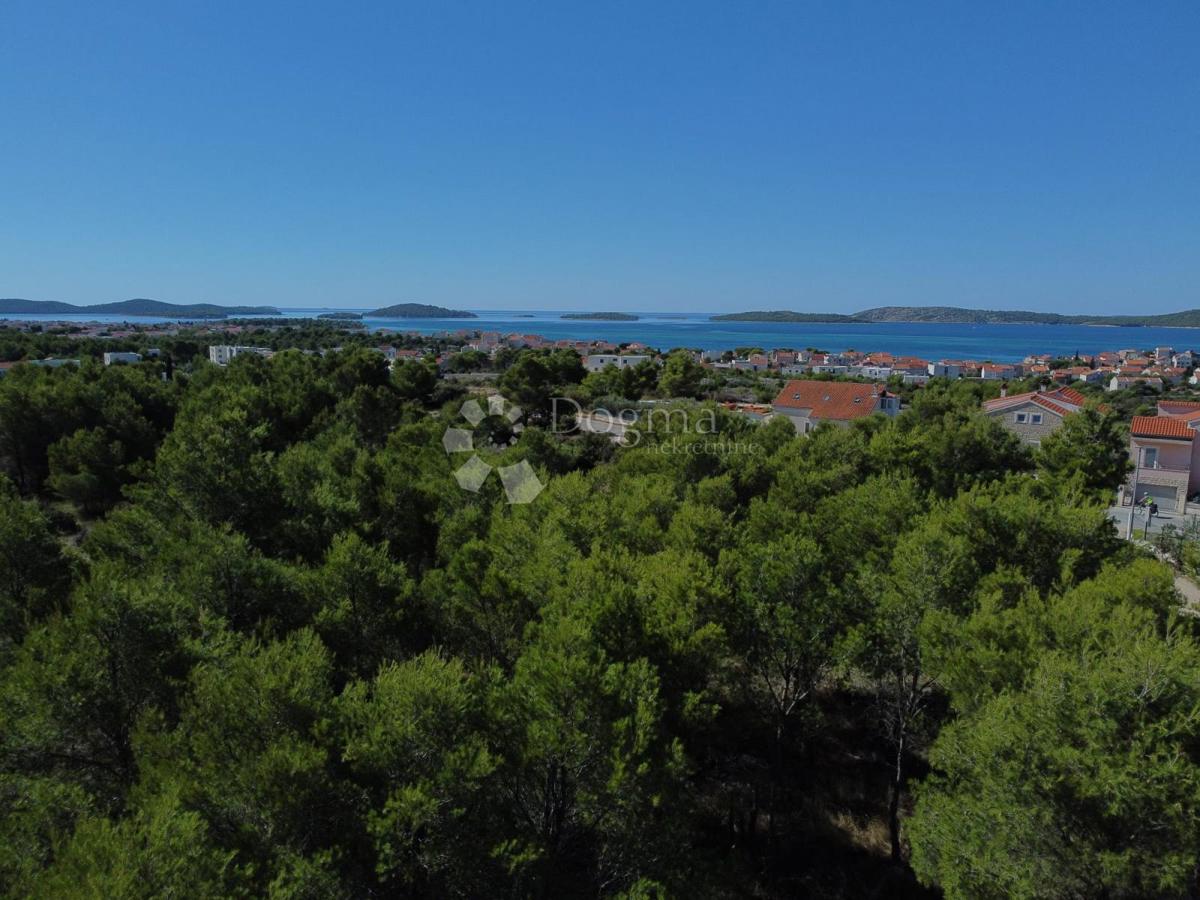 BRODARICA - TERRENO EDIFICABILE PER PIÙ EDIFICI RESIDENZIALI