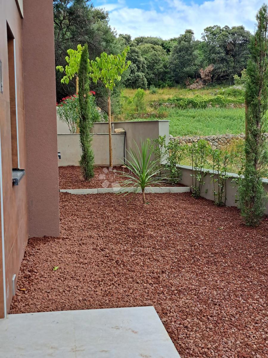 Moderno appartamento al piano terra con piscina e taverna S1 - nuova costruzione sull'isola di Pag