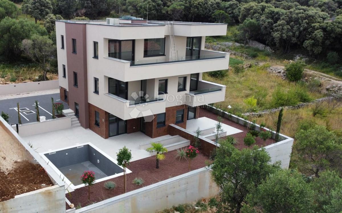 Moderno appartamento al piano terra con piscina e taverna S1 - nuova costruzione sull'isola di Pag