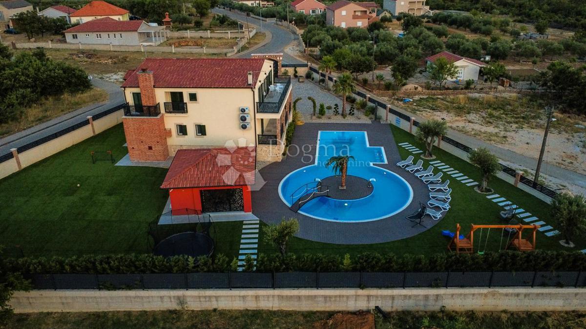 Casa Visočane, Poličnik, 263m2