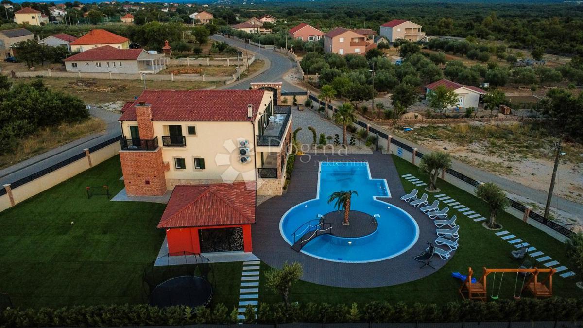 Casa Visočane, Poličnik, 263m2