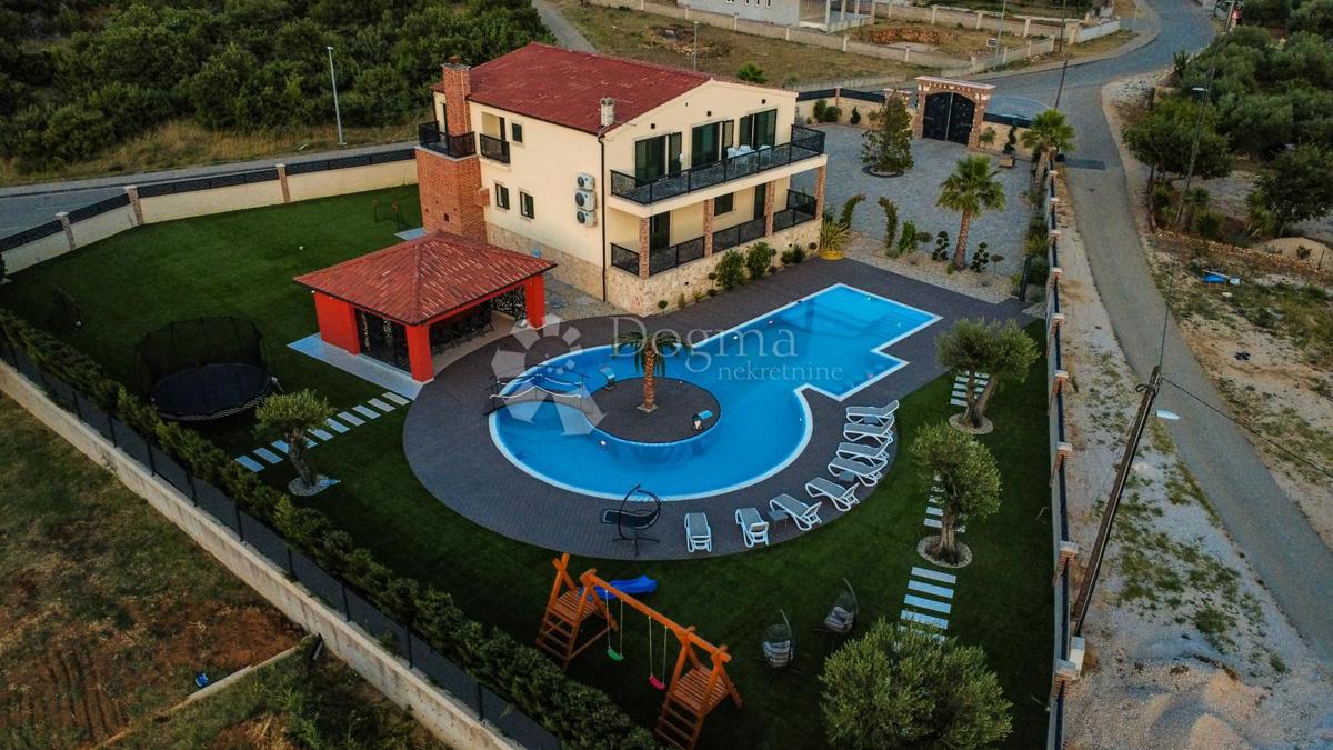 Casa Visočane, Poličnik, 263m2