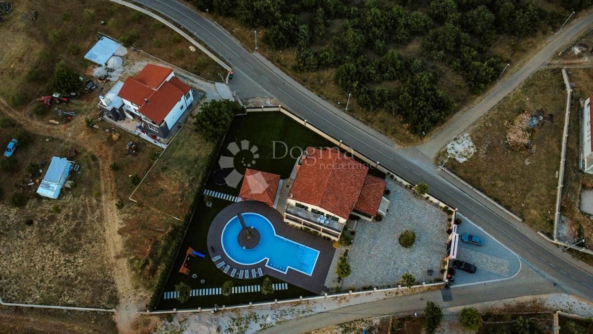 Casa Visočane, Poličnik, 263m2