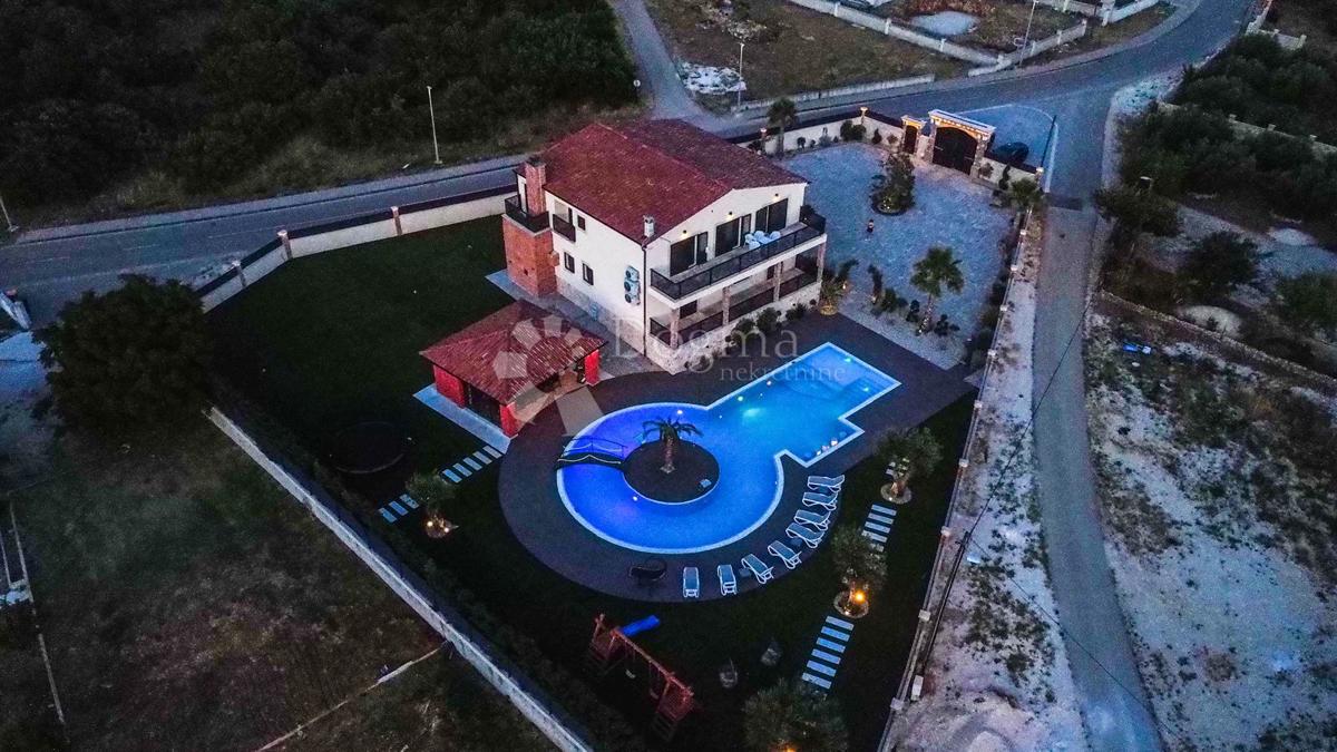 Casa Visočane, Poličnik, 263m2