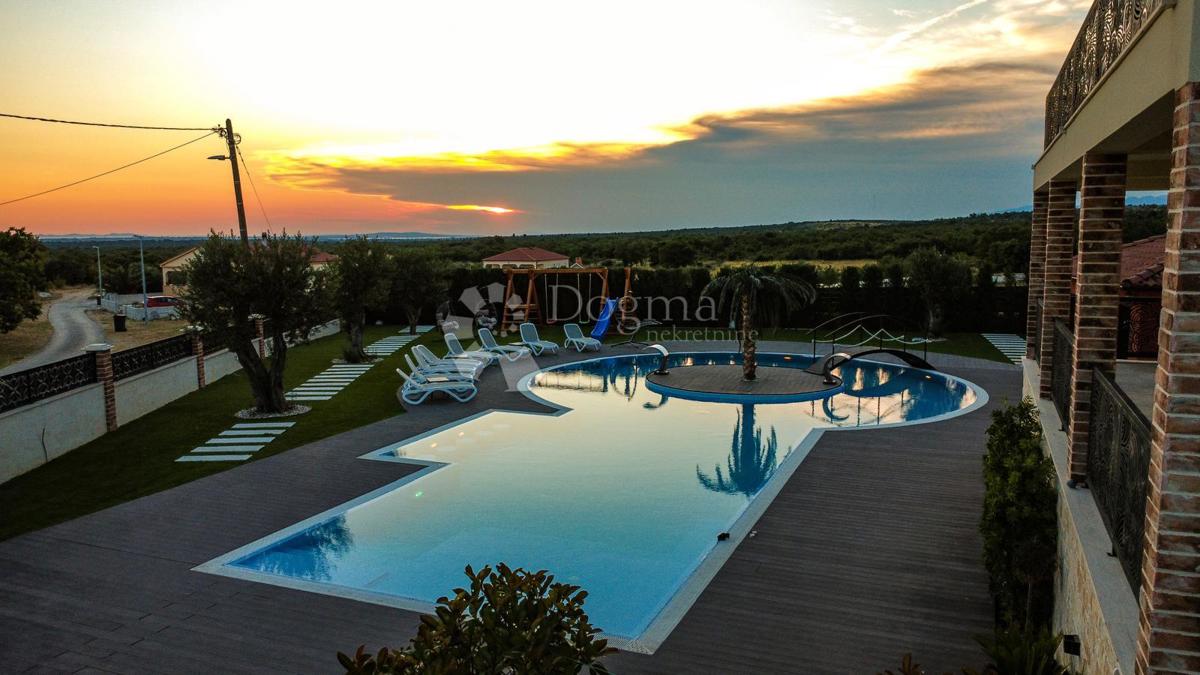 Casa Visočane, Poličnik, 263m2