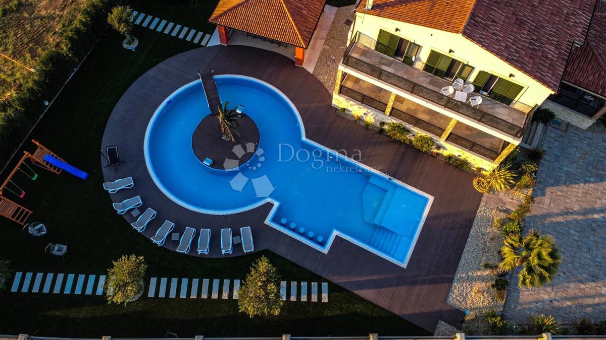 Casa Visočane, Poličnik, 263m2