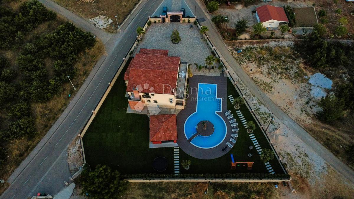 Casa Visočane, Poličnik, 263m2