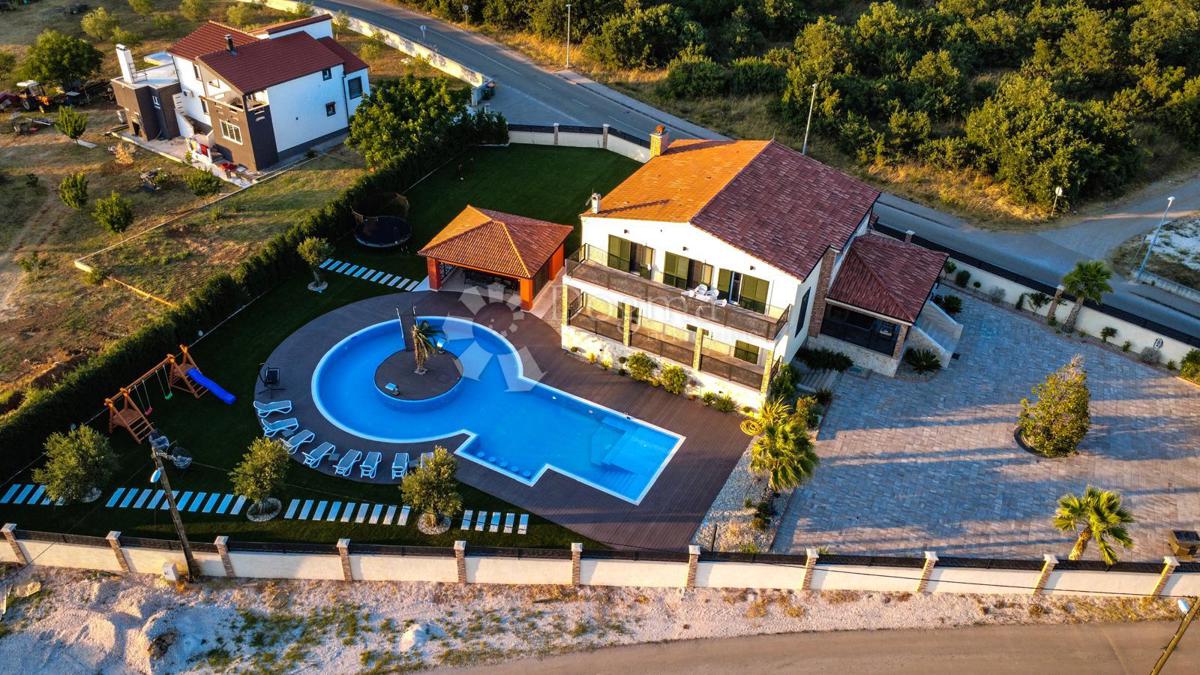 Casa Visočane, Poličnik, 263m2