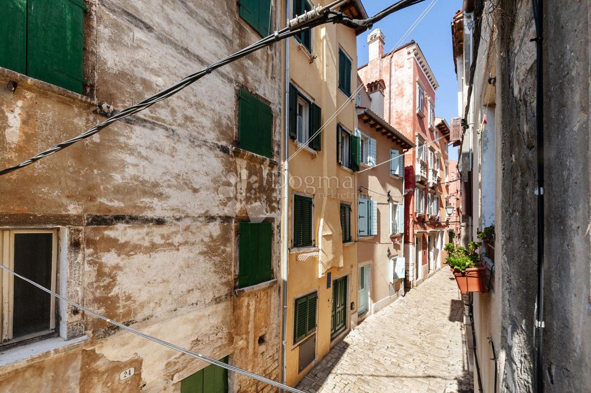BELLISSIMO APPARTAMENTO NEL CENTRO DI ROVIGNO