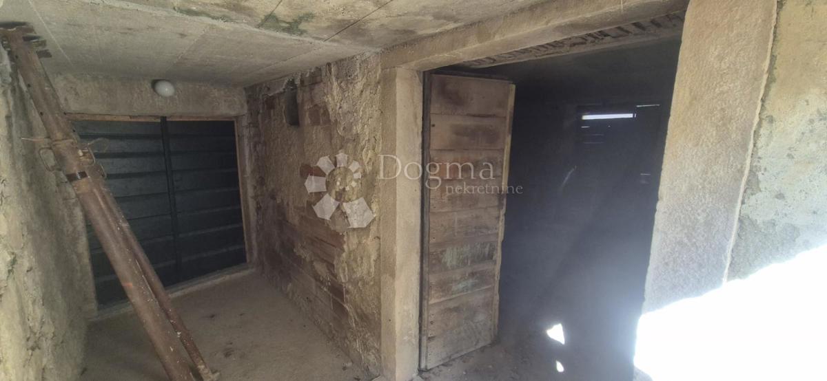 Casa Boljun, Lupoglav, 120m2