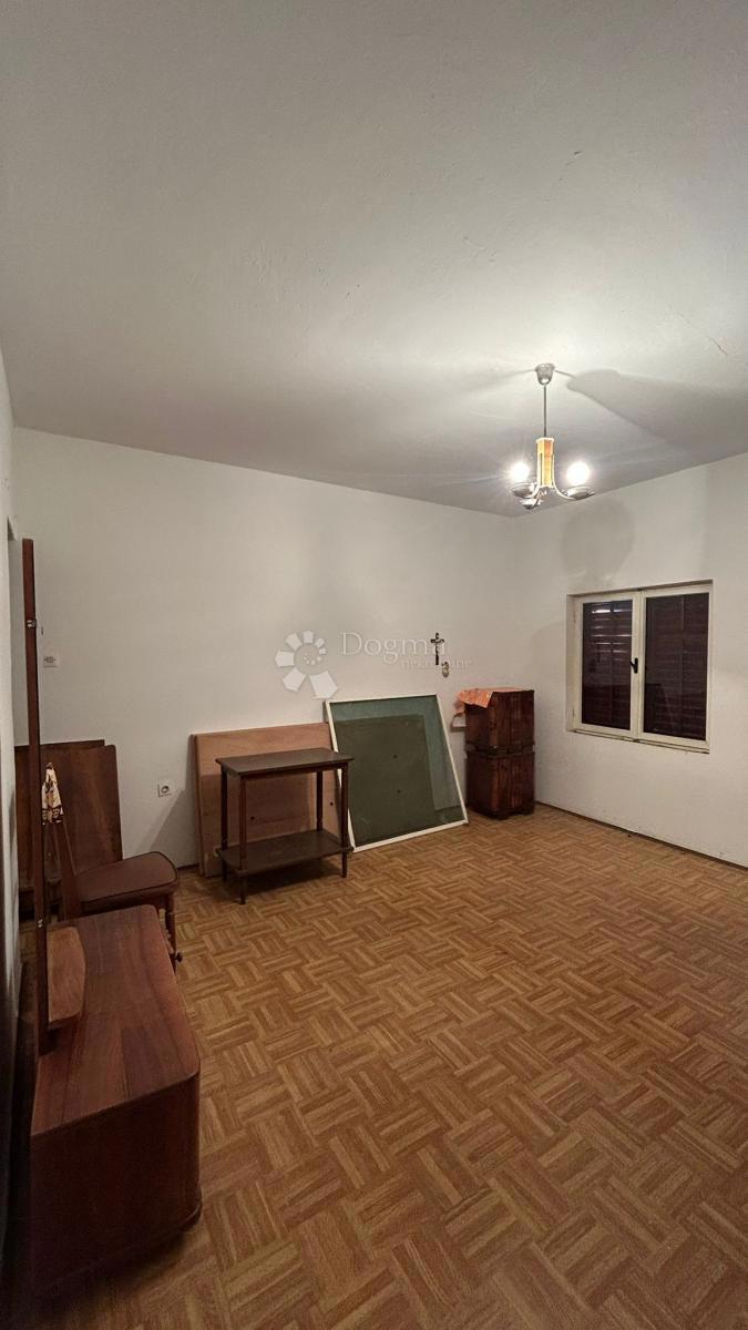 CASA SEMINDIPENDENTE CON GIARDINO - Šišan