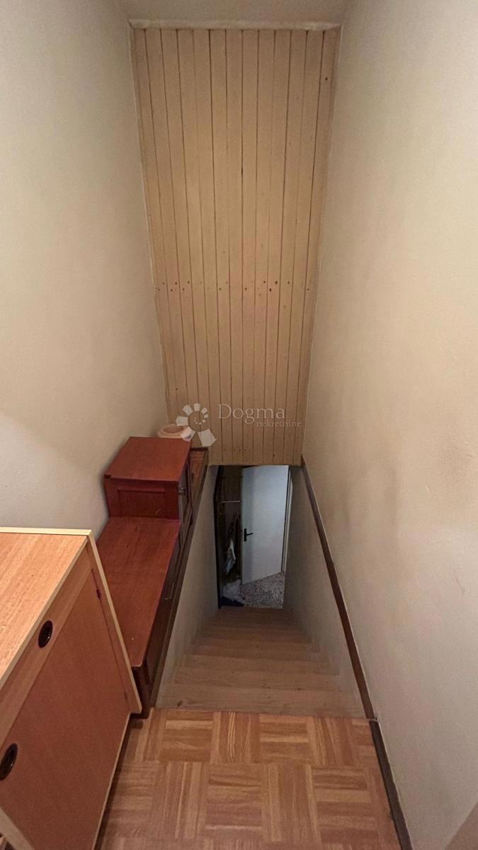 CASA SEMINDIPENDENTE CON GIARDINO - Šišan