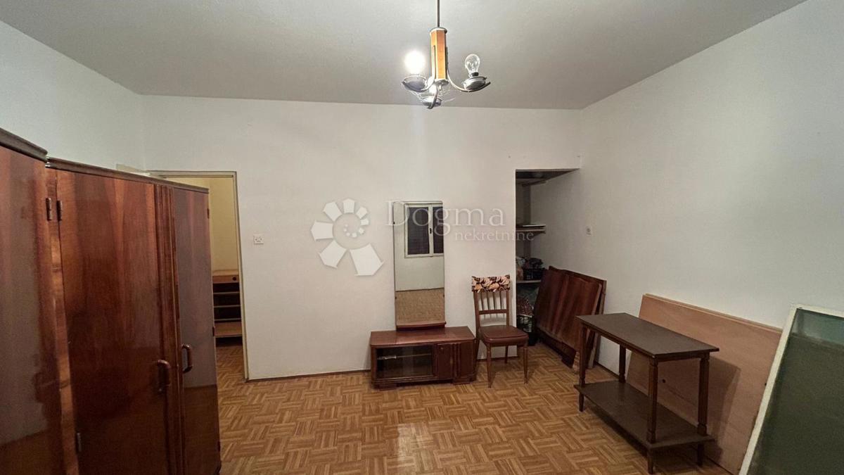 CASA SEMINDIPENDENTE CON GIARDINO - Šišan