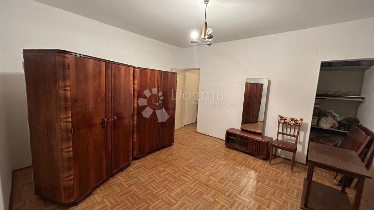 CASA SEMINDIPENDENTE CON GIARDINO - Šišan