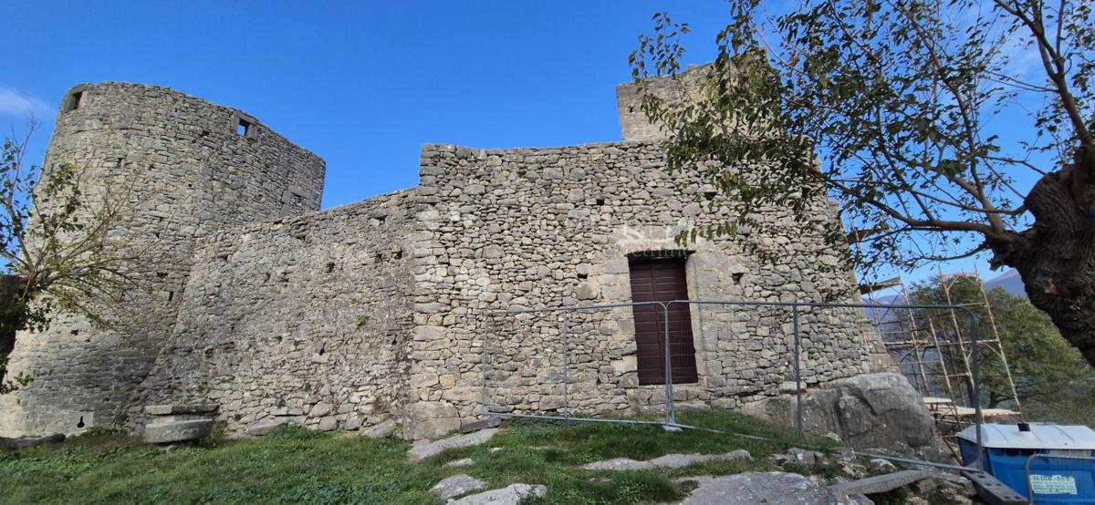 Casa Boljun, Lupoglav, 85m2