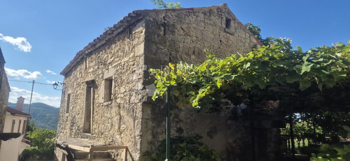 Casa Boljun, Lupoglav, 85m2