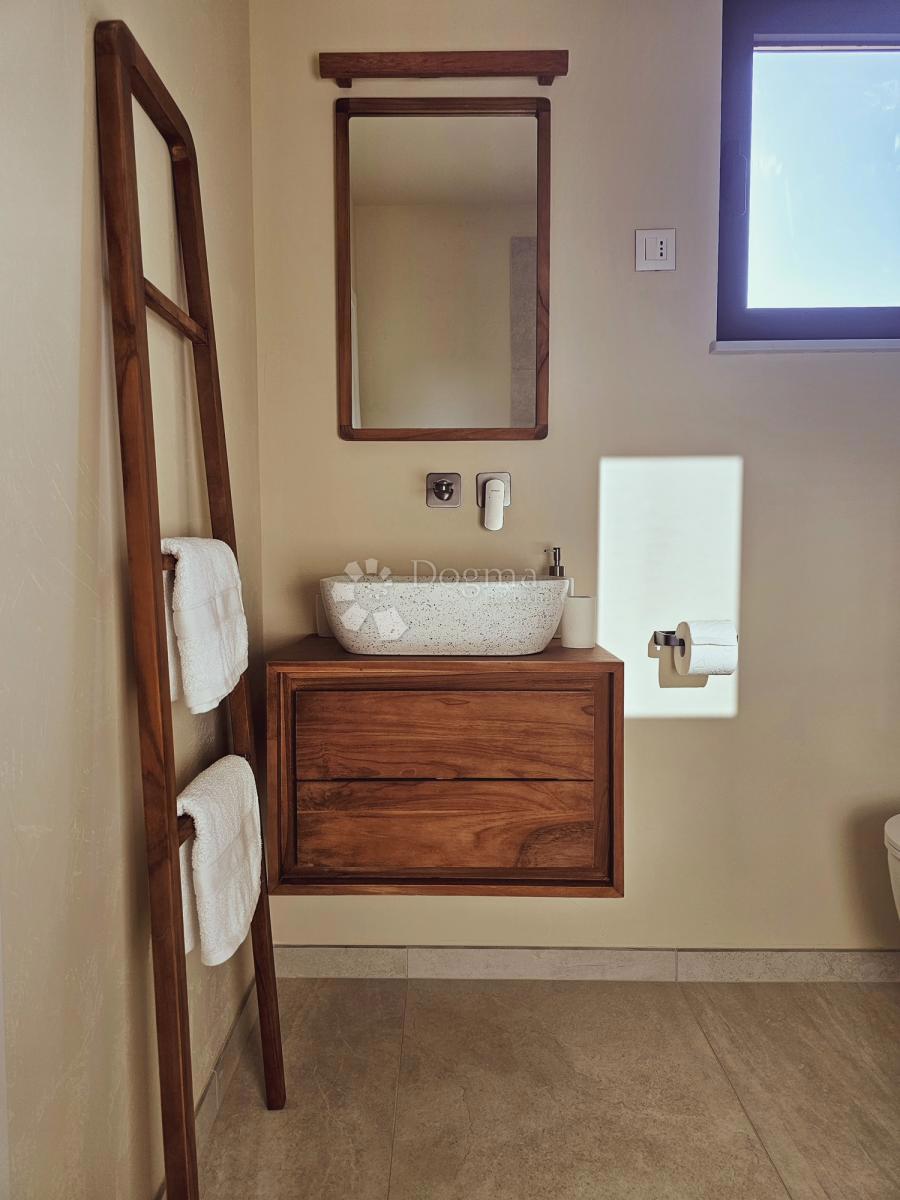 Casa Žman, Sali, 172m2