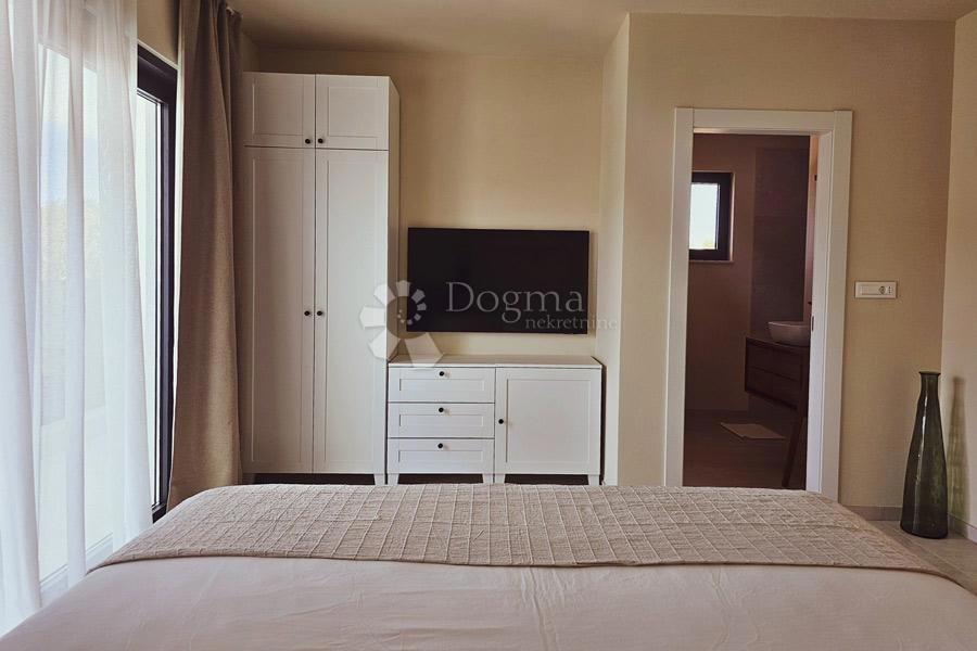 Casa Žman, Sali, 172m2