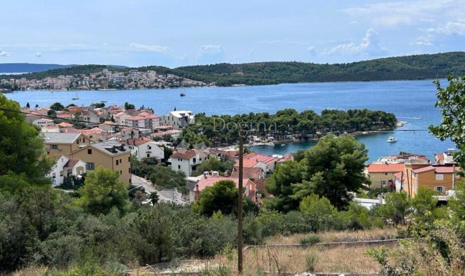 Terreno edificabile Okrug Gornji, Okrug, 2.126m2