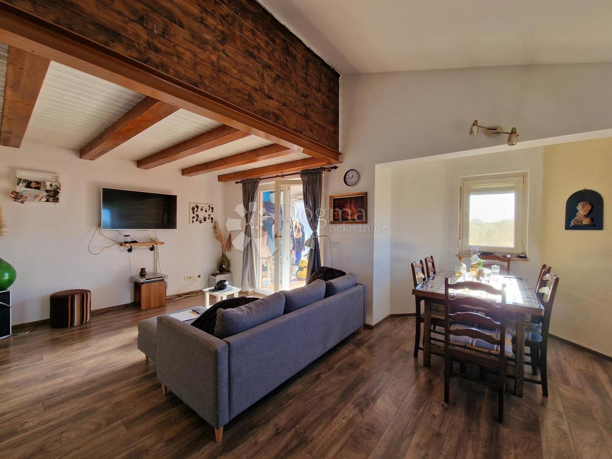 Esclusivo! Grazioso appartamento con galleria a 5 km dal mare