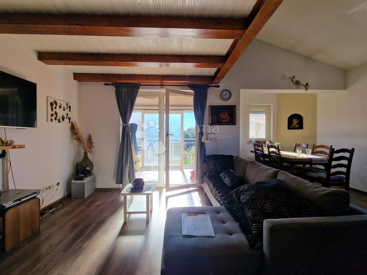 Esclusivo! Grazioso appartamento con galleria a 5 km dal mare