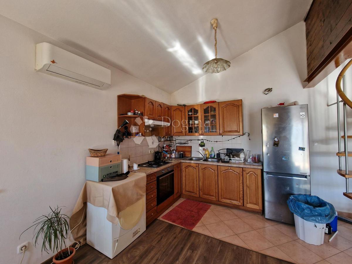 Esclusivo! Grazioso appartamento con galleria a 5 km dal mare