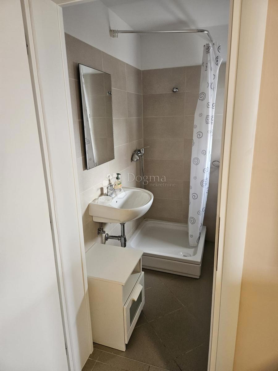 ROGOZNICA - COTTAGE 2ª FILA DAL MARE