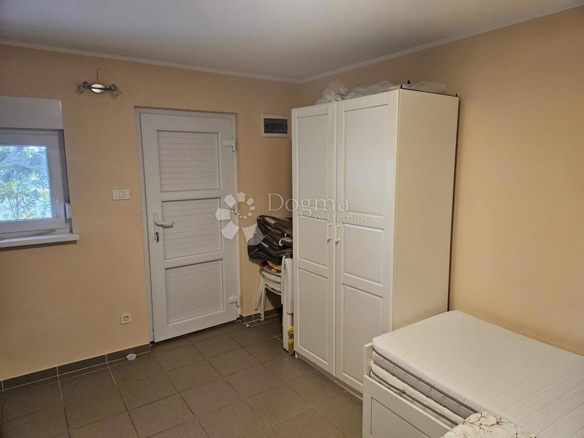 ROGOZNICA - COTTAGE 2ª FILA DAL MARE