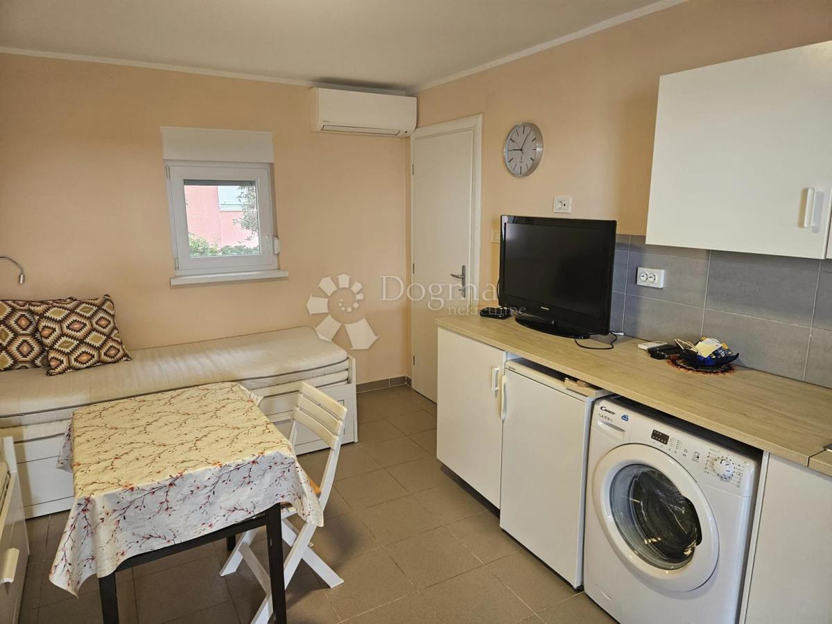 ROGOZNICA - COTTAGE 2ª FILA DAL MARE