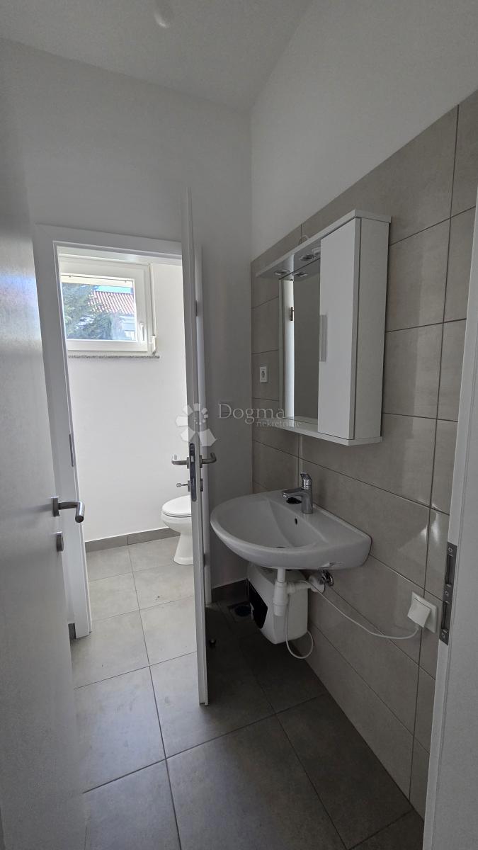 Locale commerciale Saršoni, Viškovo, 73,14m2