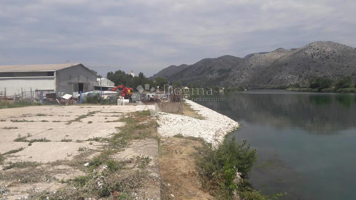Locale commerciale Opuzen, 1.786,21m2