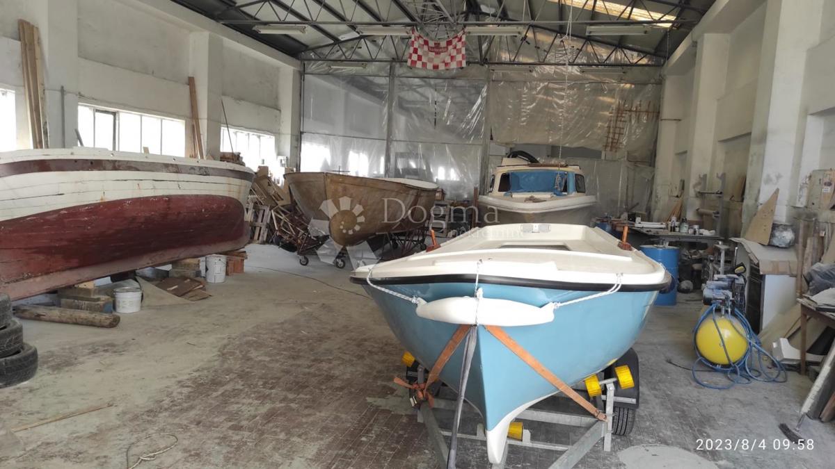 Locale commerciale Opuzen, 1.786,21m2