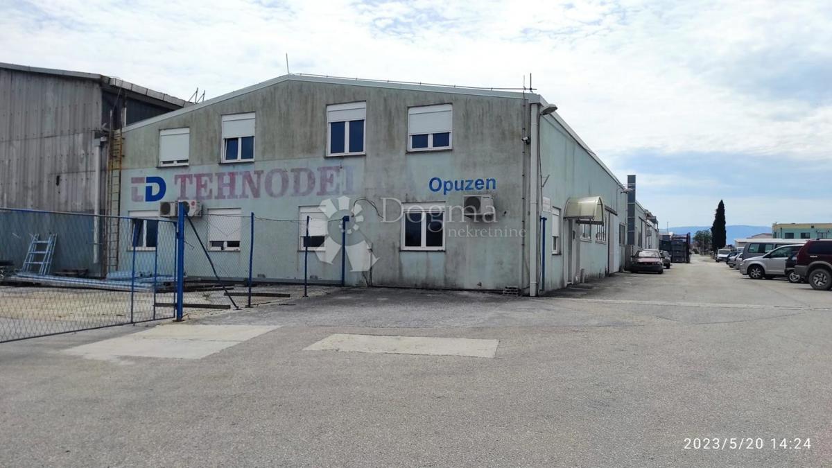 Locale commerciale Opuzen, 1.786,21m2