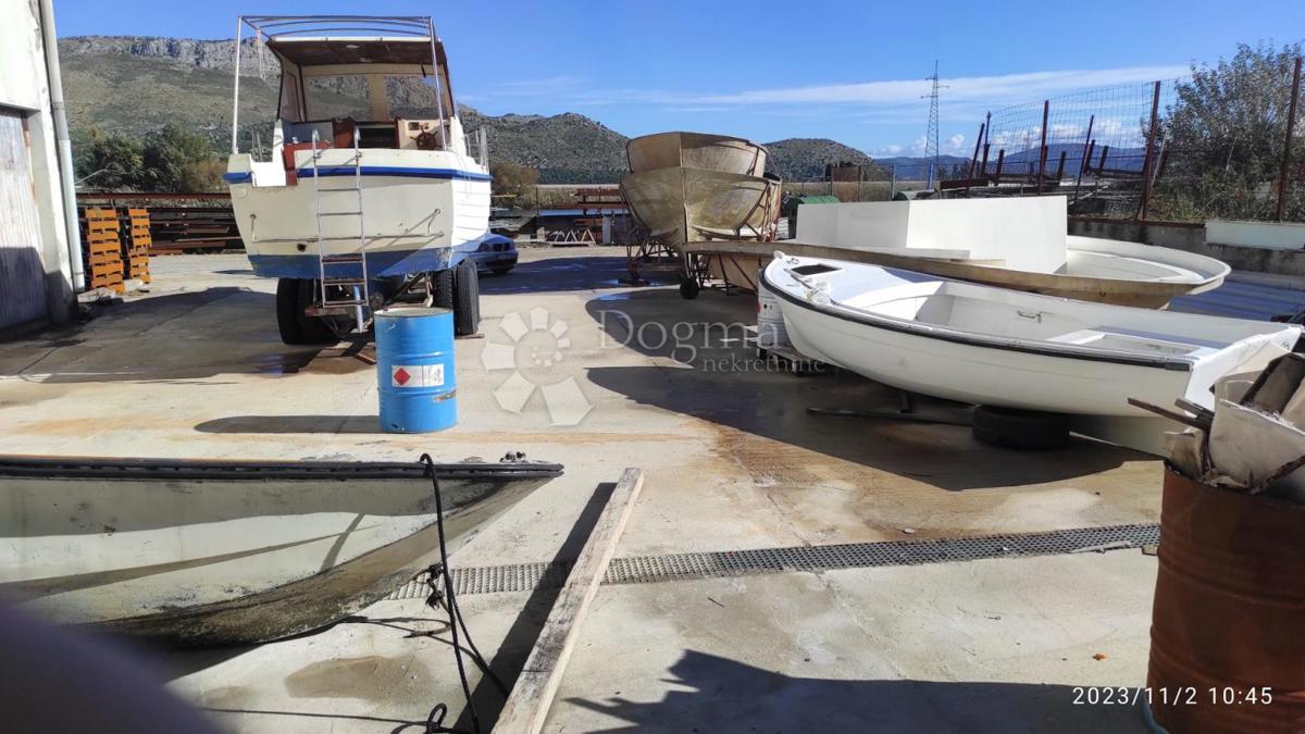 Locale commerciale Opuzen, 1.786,21m2