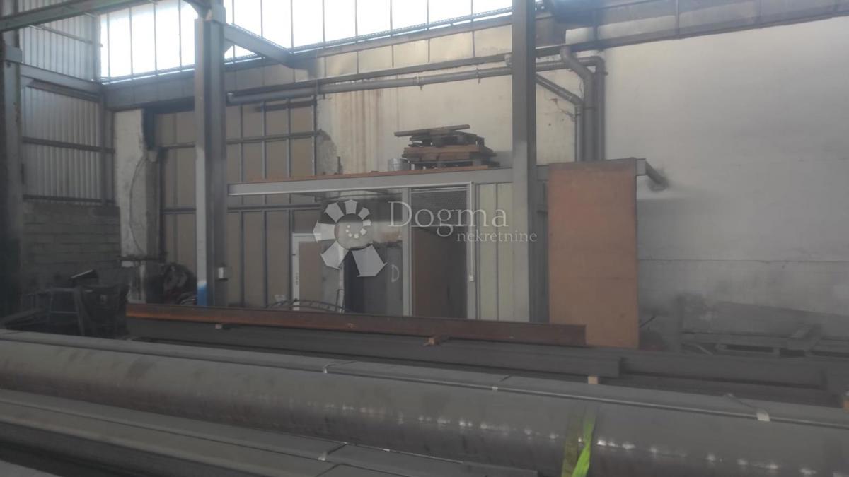 Locale commerciale Opuzen, 1.786,21m2