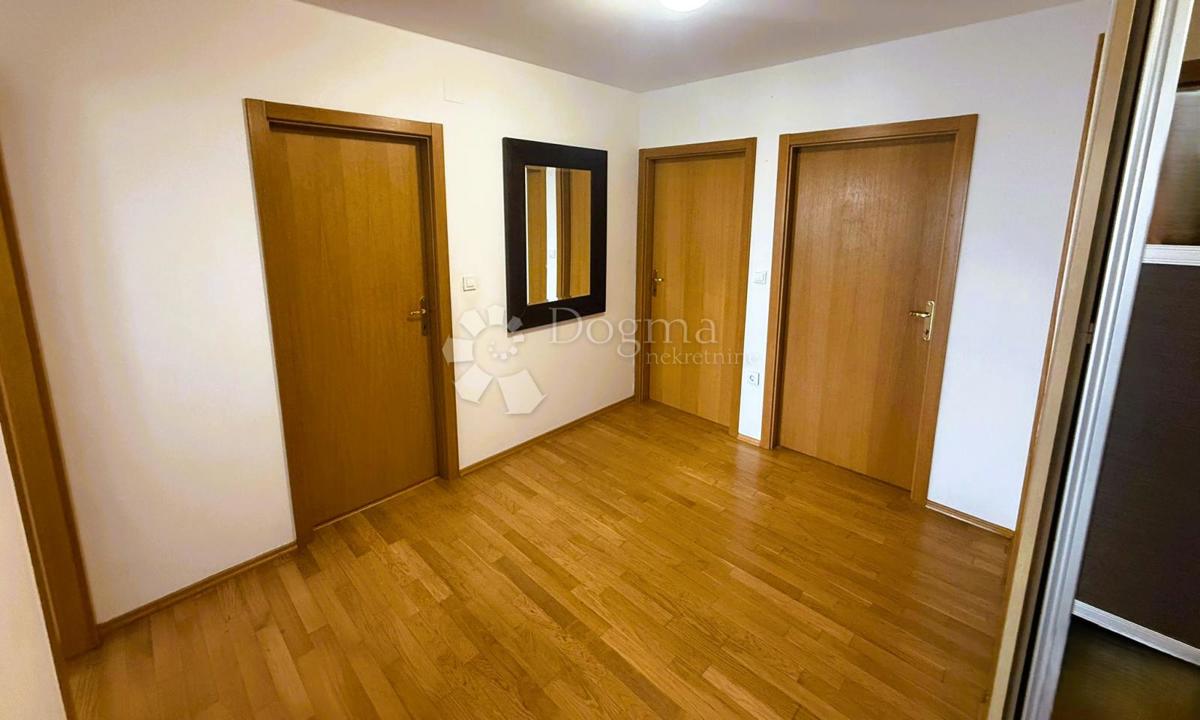 Allogio Centar, Varaždin, 77m2