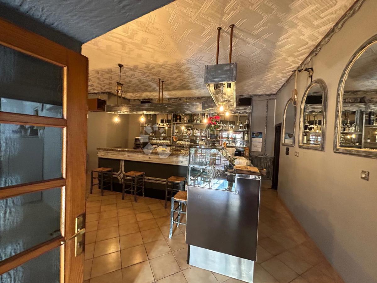 Locale commerciale Mlaka, Rijeka, 220m2