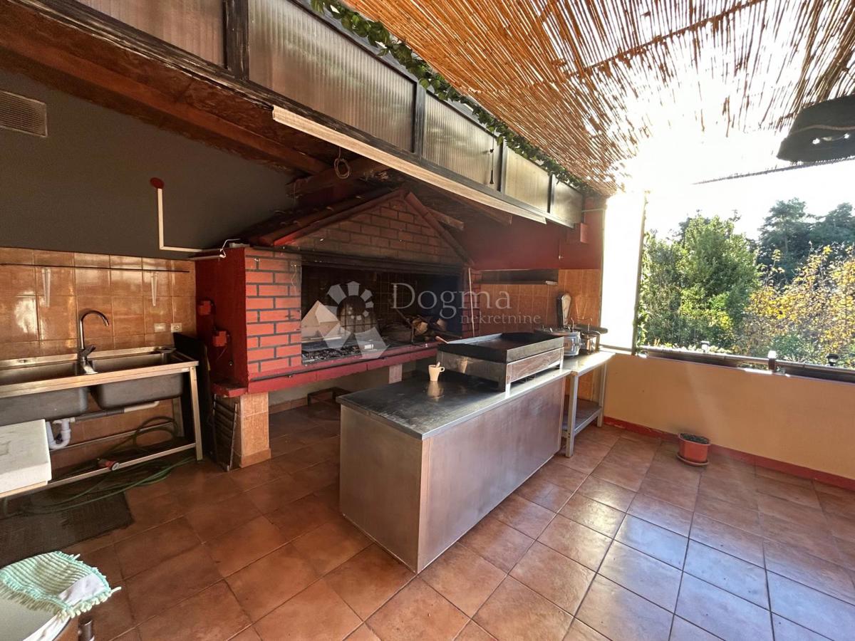 Locale commerciale Mlaka, Rijeka, 220m2