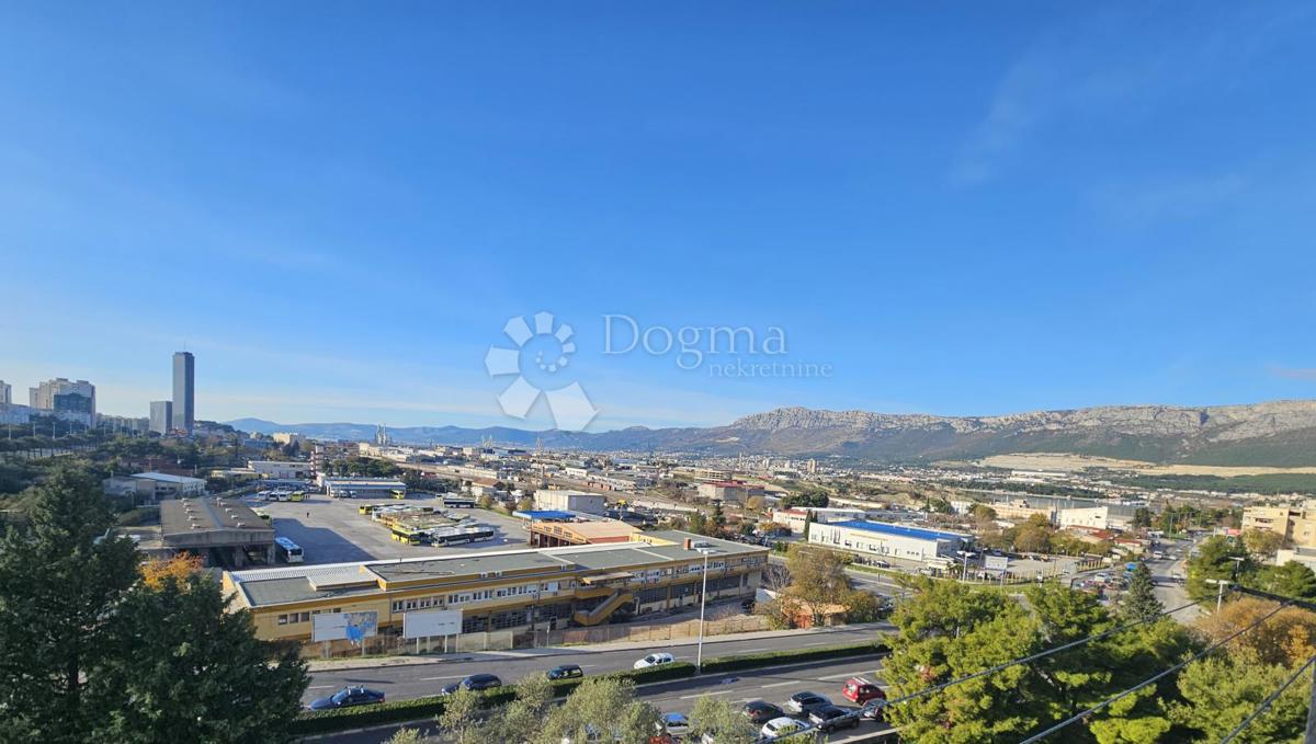 Allogio Ravne njive, Split, Ravne Njive, 70m2