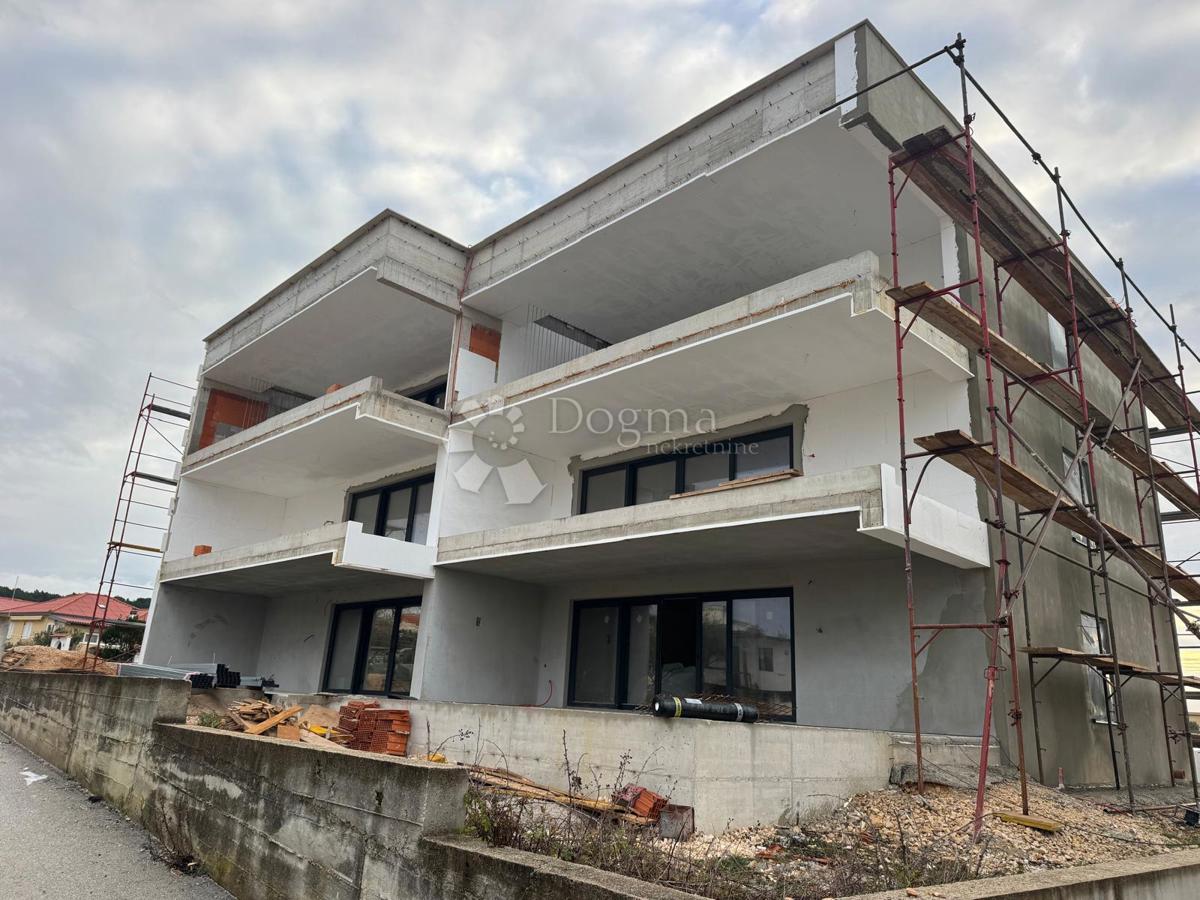 Appartamento Ljubač, Ražanac, 102,17m2