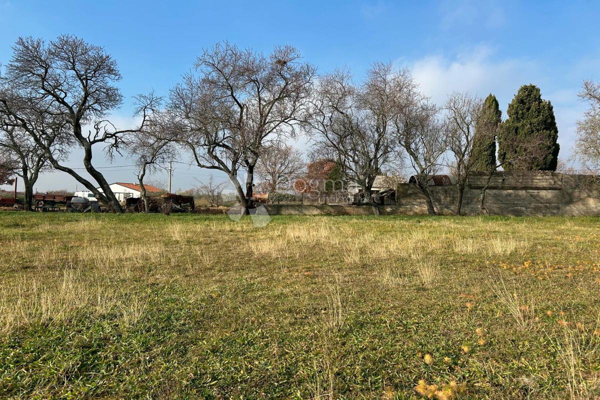 Terreno edificabile Vodnjan, 939m2