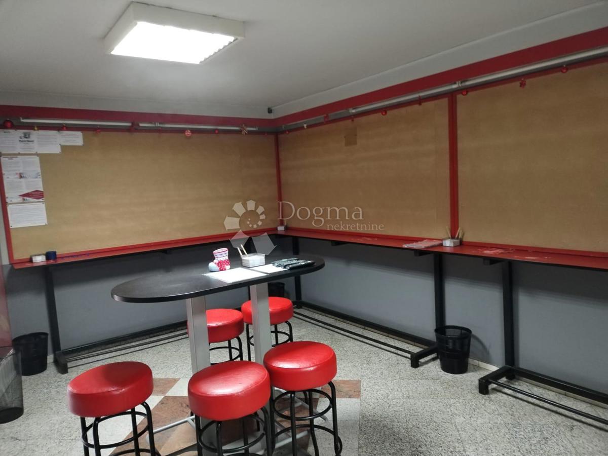 Locale commerciale Banija, Karlovac, 60m2