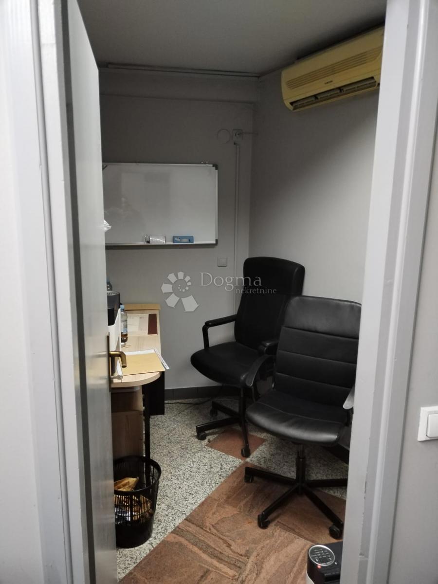 Locale commerciale Banija, Karlovac, 60m2