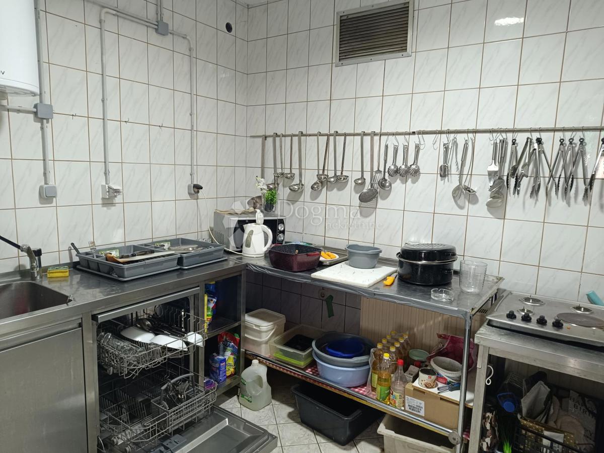 Locale commerciale Darda, 286m2